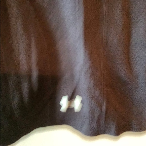 Under Armour Women's T Shirt V Neck Polyester Black Size L Loose Threadborne - Picture 4 of 4